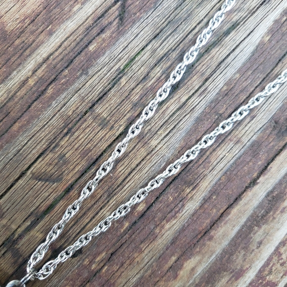 Plant Bud - Pip: Definition Necklace - Picture 11 of 12